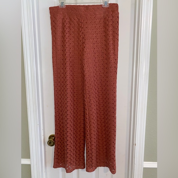 G by Giuliana Textured Two Piece Set in Rust - Picture 9 of 11